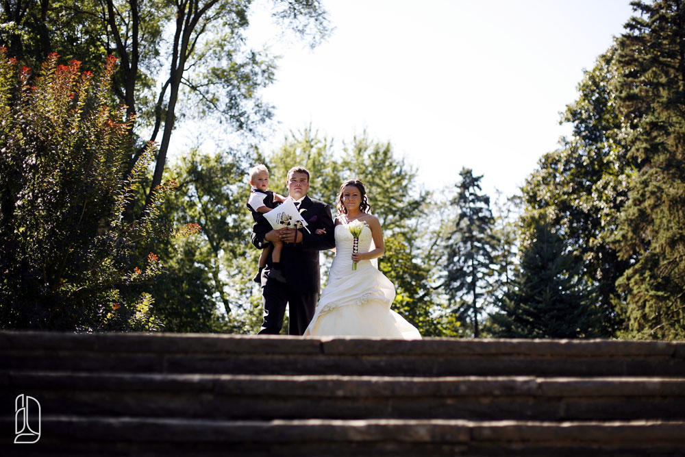 Wedding of Bonnie MacPherson and Justin Miller at the Parkwood Gardens in Oshawa